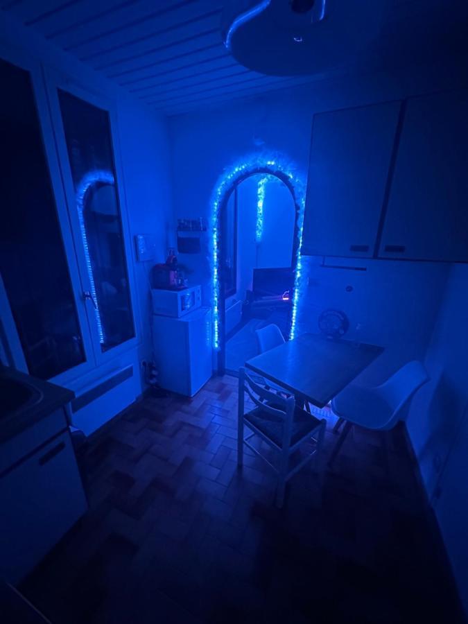 アルクイユLa Tete Dans Les Nuagesアパートメント エクステリア 写真